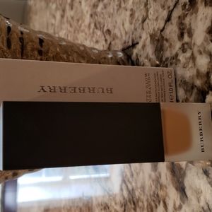 Burberry Matte Glow Foundation
